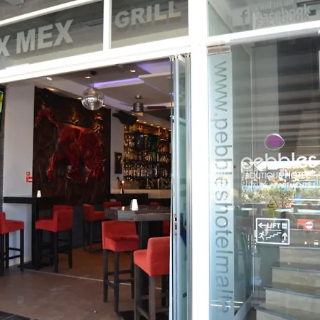 Pebbles Boutique 3*