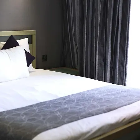 Pebbles Boutique Aparthotel 3*