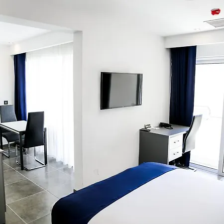 Pebbles Boutique 3* Sliema