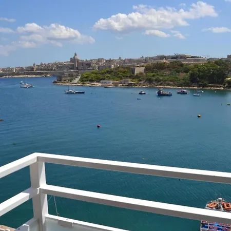 Pebbles Boutique Sliema