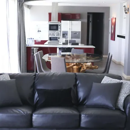 Pebbles Boutique Aparthotel