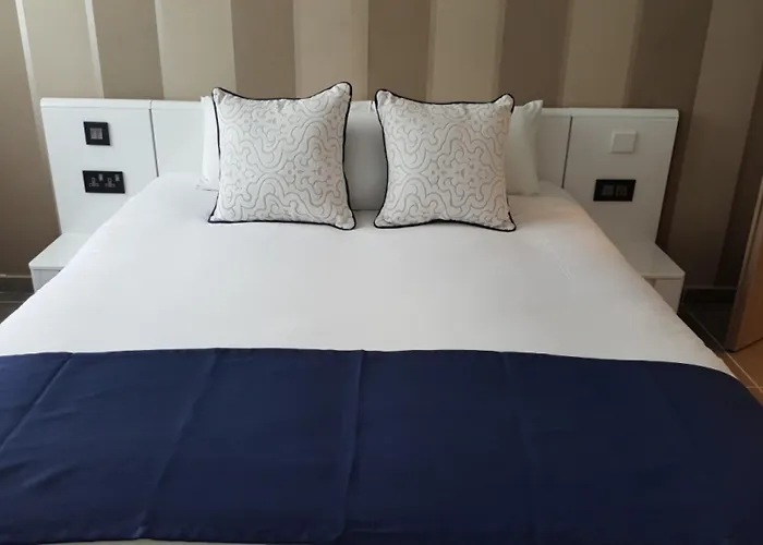 Pebbles Boutique 3* סליאמה